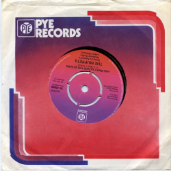 Muppets, The - Halfway Down The Stairs (1977)