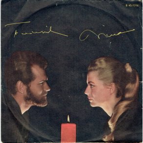 Nina & Frederik - The Christmas Evening Star