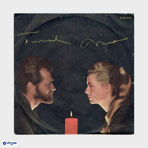 Nina &amp; Frederik - The Christmas Evening Star